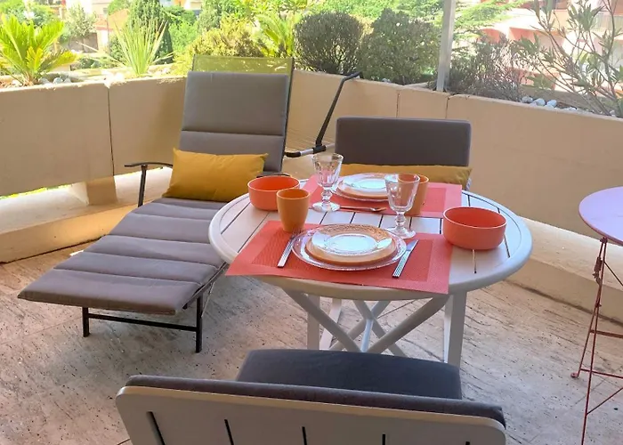 Apartment Avec Terrasse Sud Proche Bord De Sainte-Maxime